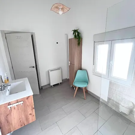 Apartment Town House In Old Town Ador, Gandia *