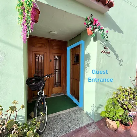 Apartment Town House In Old Town Ador, Gandia *